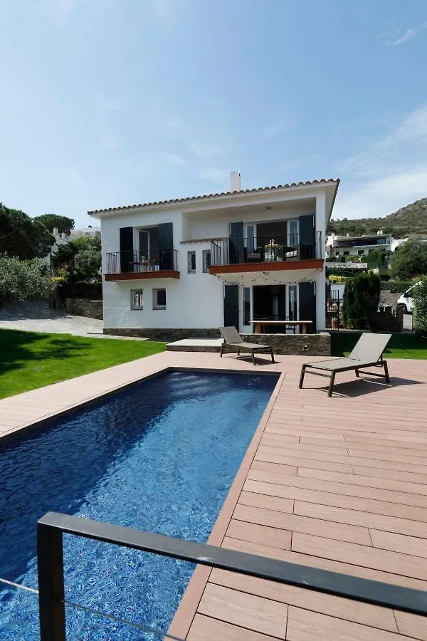 הקונטקטים של Ideal House For Families With Pool